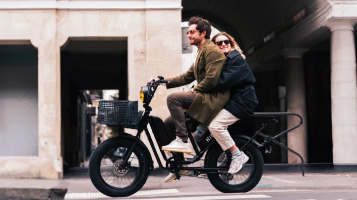 Vélo 2 personnes : quelle marque française propose des modèles électriques ?