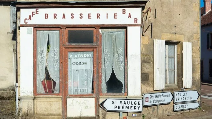 Où regarder Neuilly sa mère en streaming ?