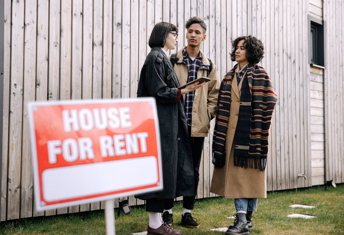 Chercher un logement à distance : les réflexes qui font gagner du temps