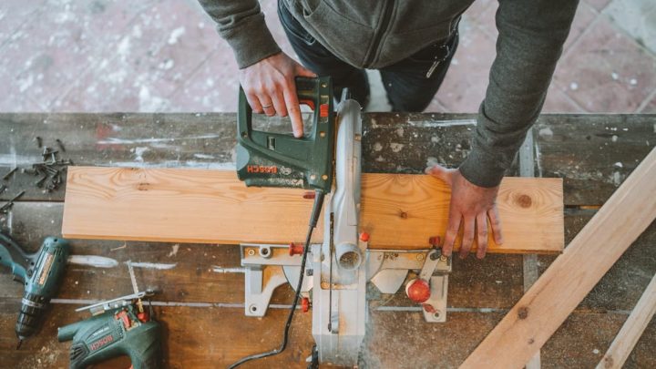 Comment la découpe sur mesure révolutionne les projets de bricolage et d’aménagement