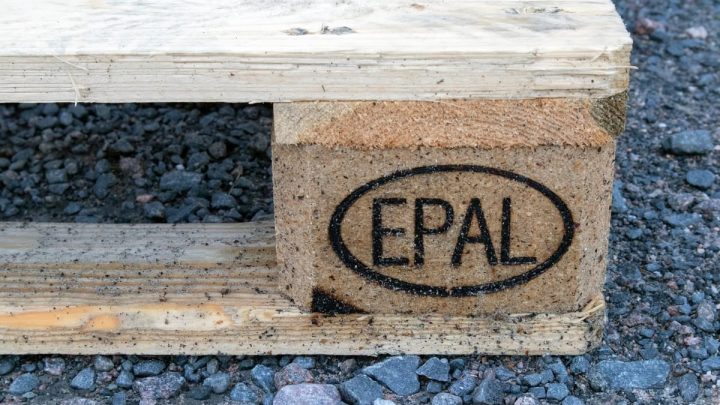 Comprendre le marquage EPAL : comment reconnaître une vraie palette Europe d’une contrefaçon ?