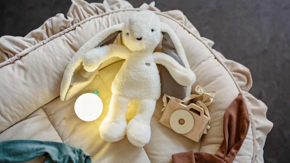 Comment les peluches apaisantes peuvent-elles améliorer le sommeil de votre bébé ?