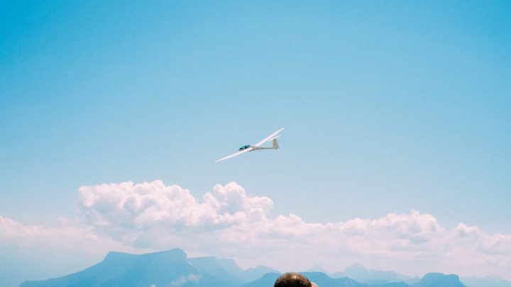 Voyager avec 300€/semaine en 2026 : 7 astuces concrètes